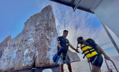 Snorkeling no Kicker Rock.