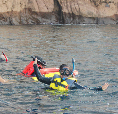Snorkeling no Kicker Rock.