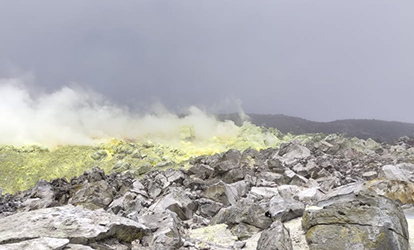 Minas de enxofre do vulcão Sierra Negra.
