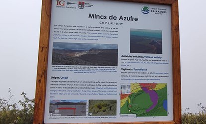 Minas de enxofre de sinais Vulcão Sierra Negra.
