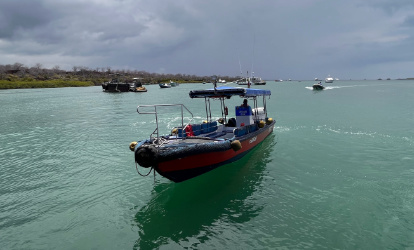 Barco particular para atravessar o Canal de Itabaca